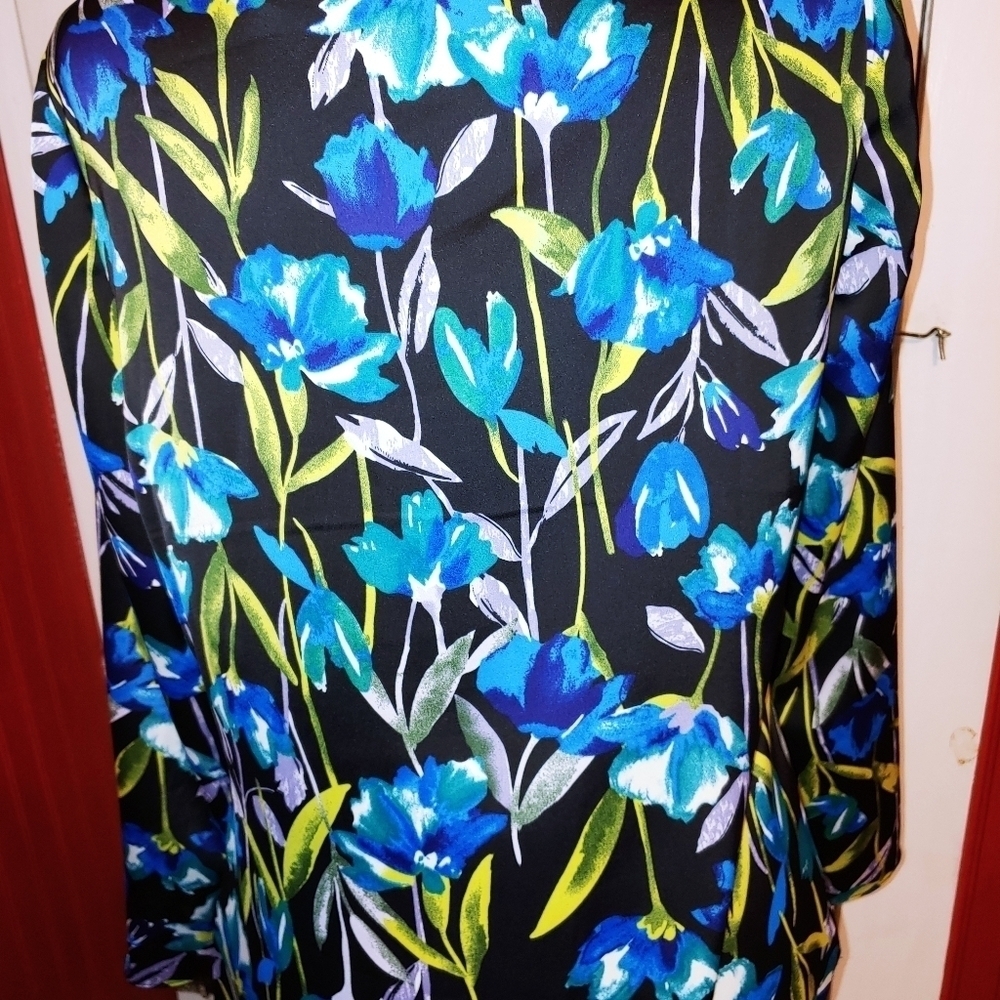 NWT Limited Floral Satin Blouse S - Picture 3 of 7